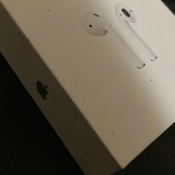 AirPods 1st Gen case in good condition